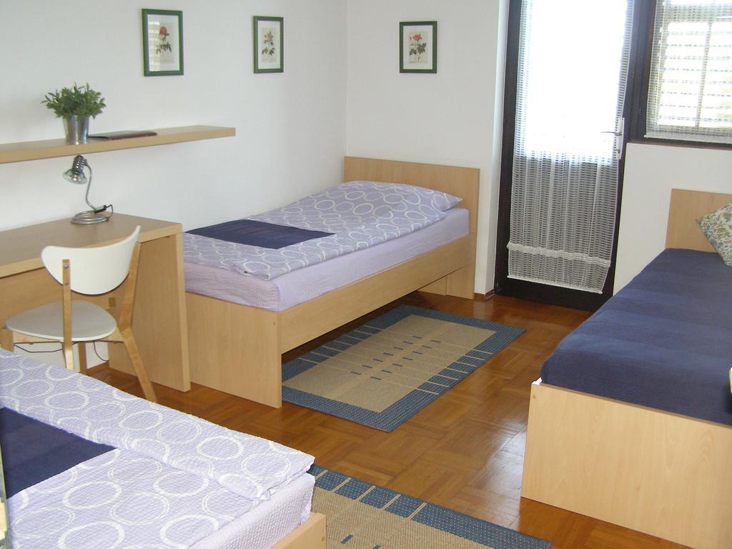 Apartments Dunoti Krk Town Quarto foto